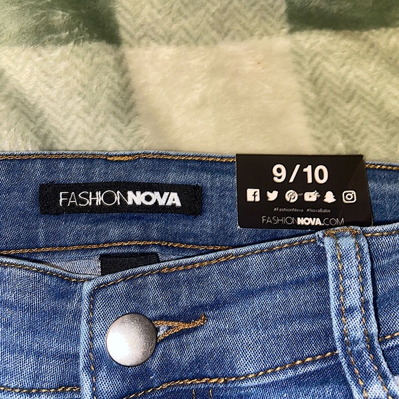 Fashion Nova High-Rise Skinny Jeans - Picture 2 of 4